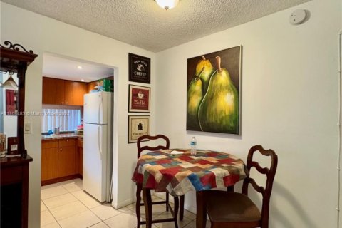 Copropriété à vendre à Sunny Isles Beach, Floride: 1 chambre, 59.46 m2 № 1983233 - photo 4