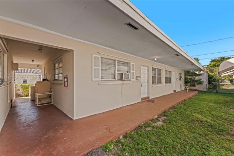Apartment in Hollywood, Florida 1 bedroom, 165.37 sq.m. № 2078989