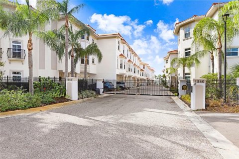 Adosado en alquiler en Dunedin, Florida, 3 dormitorios, 211.35 m2 № 1855508 - foto 3