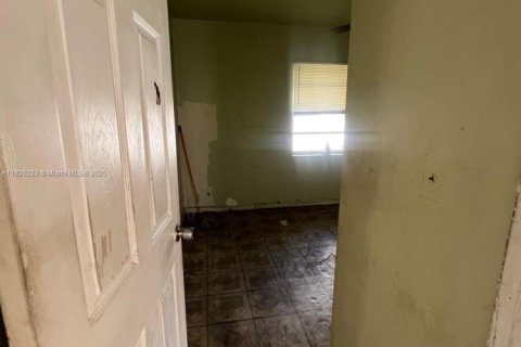 House in Miami Gardens, Florida 4 bedrooms, 109.25 sq.m. № 1921048 - photo 9
