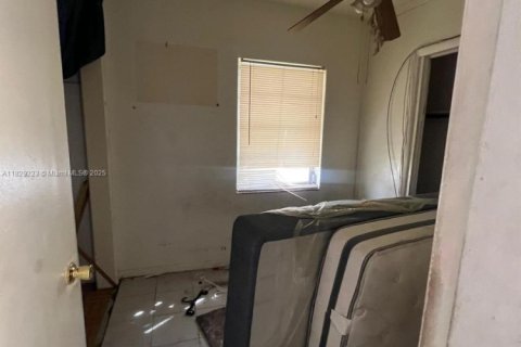 House in Miami Gardens, Florida 4 bedrooms, 109.25 sq.m. № 1921048 - photo 4