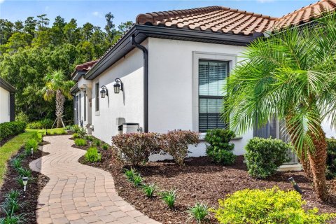 House in Wesley Chapel, Florida 2 bedrooms, 157.38 sq.m. № 2403418 - photo 3