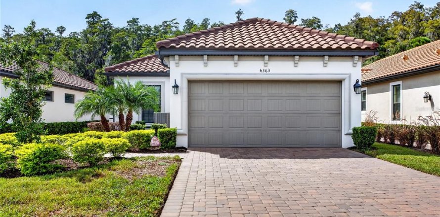House in Wesley Chapel, Florida 2 bedrooms, 157.38 sq.m. № 2403418
