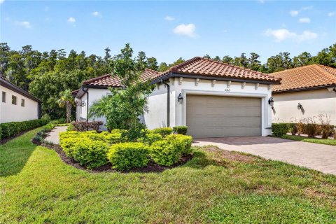 House in Wesley Chapel, Florida 2 bedrooms, 157.38 sq.m. № 2403418 - photo 2