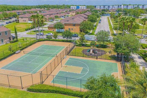 Townhouse in Orlando, Florida 3 bedrooms, 187.57 sq.m. № 2139331 - photo 27