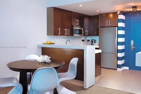 Купить кондоминиум в Санни-Айлс-Бич, Флорида 2 спальни, 84.36м2, № 2053655 - фото 7