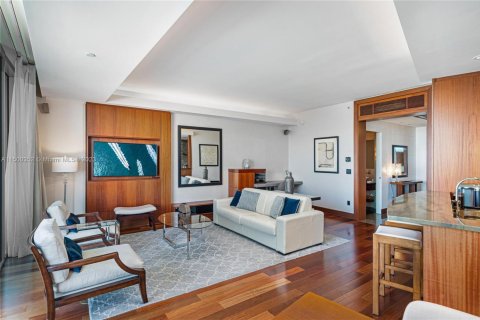 Condominio en alquiler en Bal Harbour, Florida, 2 dormitorios, 153.94 m2 № 2076833 - foto 10