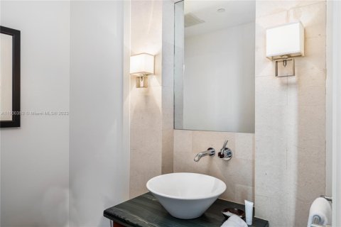 Condominio en alquiler en Bal Harbour, Florida, 2 dormitorios, 153.94 m2 № 2076833 - foto 17
