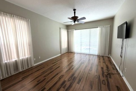 House in Clermont, Florida 4 bedrooms, 245.26 sq.m. № 2196785 - photo 8
