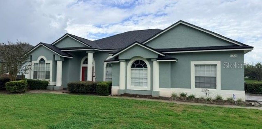 House in Clermont, Florida 4 bedrooms, 245.26 sq.m. № 2196785