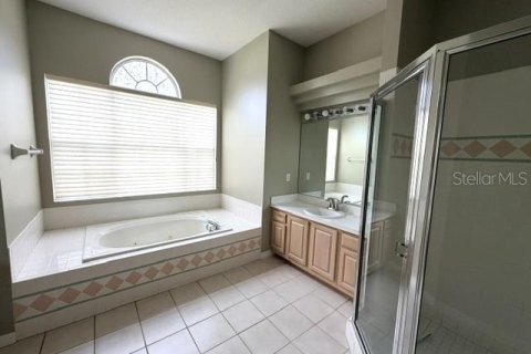 House in Clermont, Florida 4 bedrooms, 245.26 sq.m. № 2196785 - photo 9