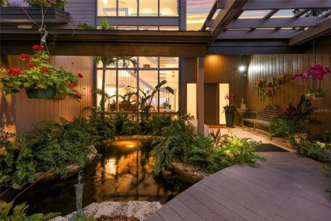 House in Bradenton, Florida 5 bedrooms, 450.95 sq.m. № 2166375 - photo 6
