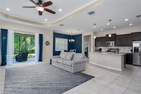 House in Bradenton, Florida 3 bedrooms, 209.87 sq.m. № 1839950 - photo 3