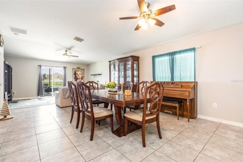 House in Wimauma, Florida 4 bedrooms, 170.75 sq.m. № 1844859 - photo 8