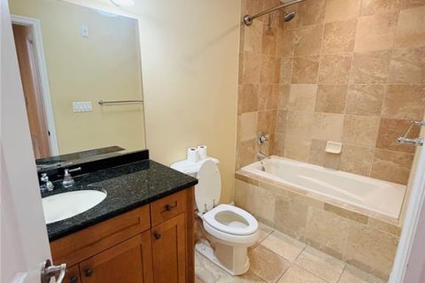 Condo in Orlando, Florida, 2 bedrooms № 2104561 - photo 17