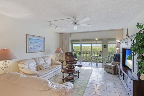 Condo in Bradenton, Florida, 2 bedrooms  № 1535517 - photo 9