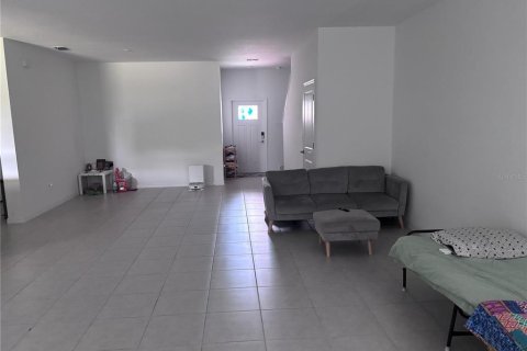 Townhouse in ANGELINE in Land O' Lakes, Florida 4 bedrooms, 229.1 sq.m. № 2201984 - photo 4
