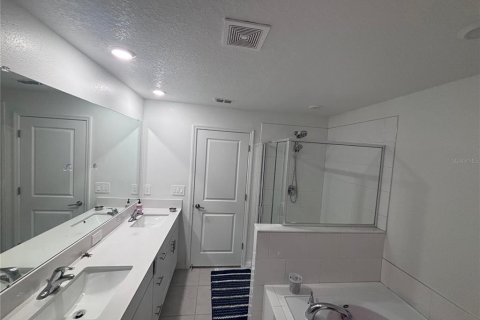 Townhouse in ANGELINE in Land O' Lakes, Florida 4 bedrooms, 229.1 sq.m. № 2201984 - photo 12