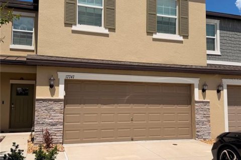 Townhouse in ANGELINE in Land O' Lakes, Florida 4 bedrooms, 229.1 sq.m. № 2201984 - photo 2