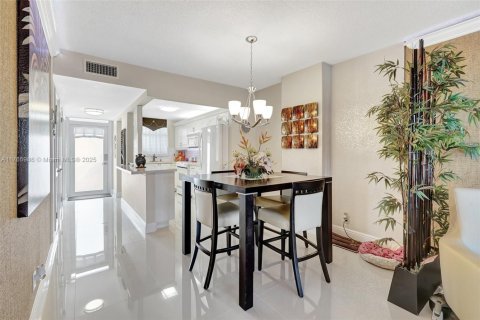 Copropriété à vendre à Hallandale Beach, Floride: 1 chambre, 66.89 m2 № 1726073 - photo 14