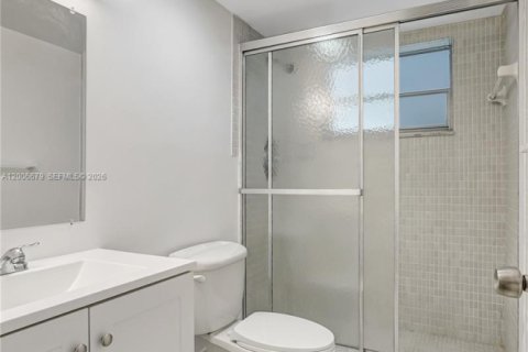 Condo in Hollywood, Florida, 2 bedrooms № 2186438 - photo 18