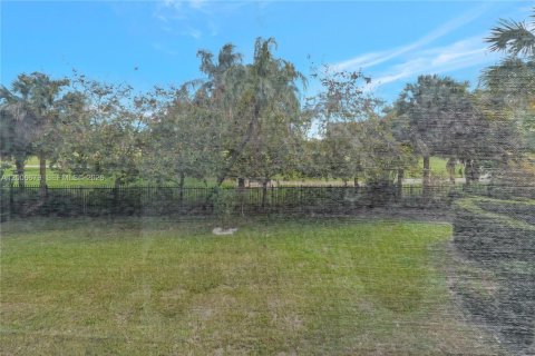Condo in Hollywood, Florida, 2 bedrooms № 2186438 - photo 30