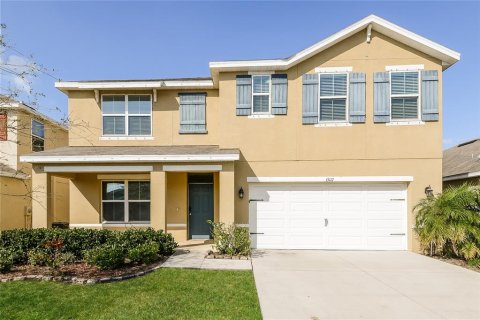 House in Bradenton, Florida 5 bedrooms, 240.99 sq.m. № 1680805 - photo 1