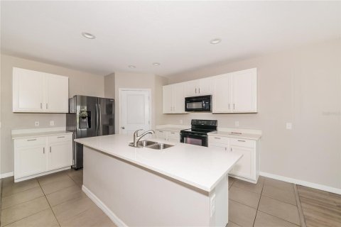 House in Bradenton, Florida 5 bedrooms, 240.99 sq.m. № 1680805 - photo 6