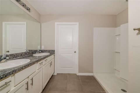 House in Bradenton, Florida 5 bedrooms, 240.99 sq.m. № 1680805 - photo 10