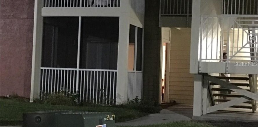 Condo à Brandon, Floride, 2 chambres  № 2385748