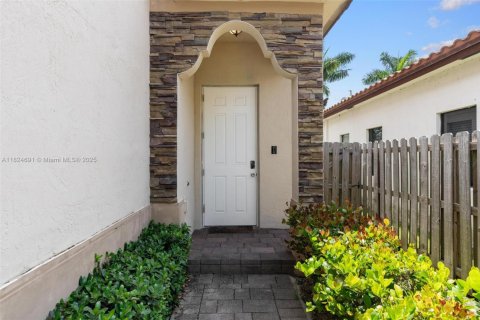House in Homestead, Florida 3 bedrooms, 217.58 sq.m. № 1790519 - photo 7