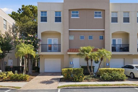 Townhouse in Saint Petersburg, Florida 3 bedrooms, 156.08 sq.m. № 2156101