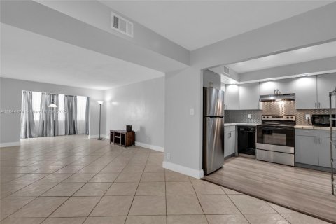 Copropriété à louer à Plantation, Floride: 2 chambres, 97.92 m2 № 1839617 - photo 17