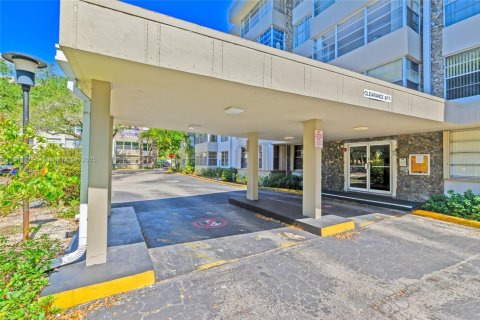 Copropriété à louer à Plantation, Floride: 2 chambres, 97.92 m2 № 1839617 - photo 9