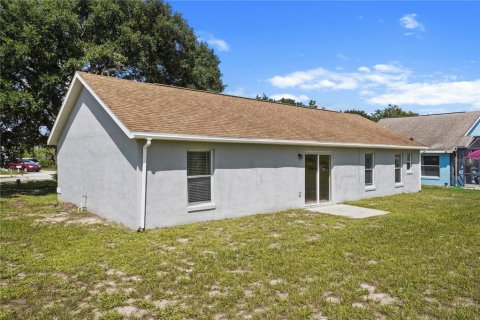 House in Davenport, Florida 3 bedrooms, 125.23 sq.m. № 2358427 - photo 29