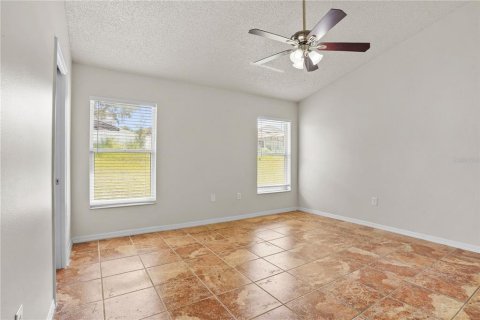 House in Davenport, Florida 3 bedrooms, 125.23 sq.m. № 2358427 - photo 15