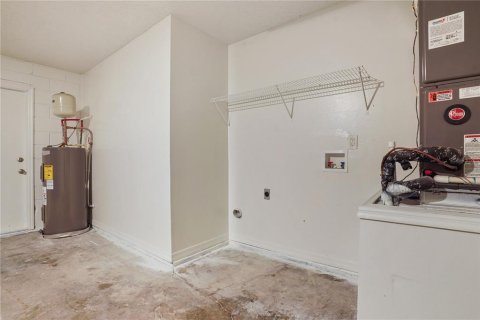 House in Davenport, Florida 3 bedrooms, 125.23 sq.m. № 2358427 - photo 24