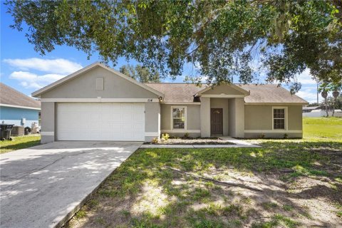 House in Davenport, Florida 3 bedrooms, 125.23 sq.m. № 2358427 - photo 2