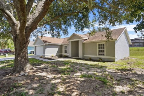 House in Davenport, Florida 3 bedrooms, 125.23 sq.m. № 2358427 - photo 3