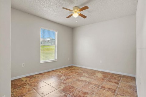 House in Davenport, Florida 3 bedrooms, 125.23 sq.m. № 2358427 - photo 19