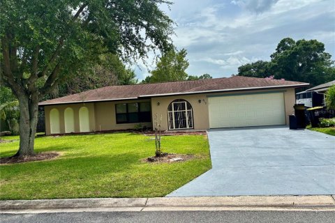 Villa ou maison à Kissimmee, Floride 4 chambres, 185.43 m2 № 2147931