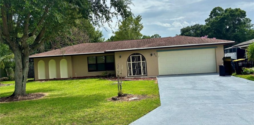 Villa ou maison à Kissimmee, Floride 4 chambres, 185.43 m2 № 2147931