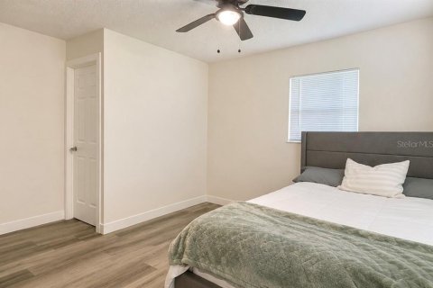 Villa ou maison à louer à Kissimmee, Floride: 4 chambres, 185.43 m2 № 2147931 - photo 19
