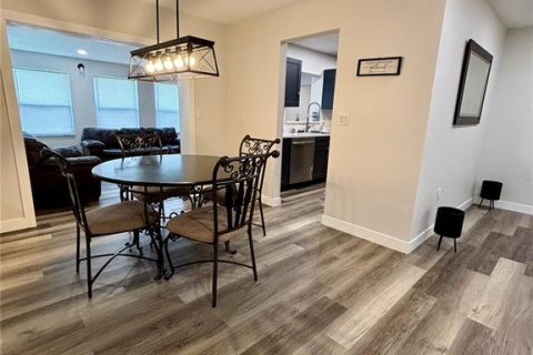 Villa ou maison à louer à Kissimmee, Floride: 4 chambres, 185.43 m2 № 2147931 - photo 15