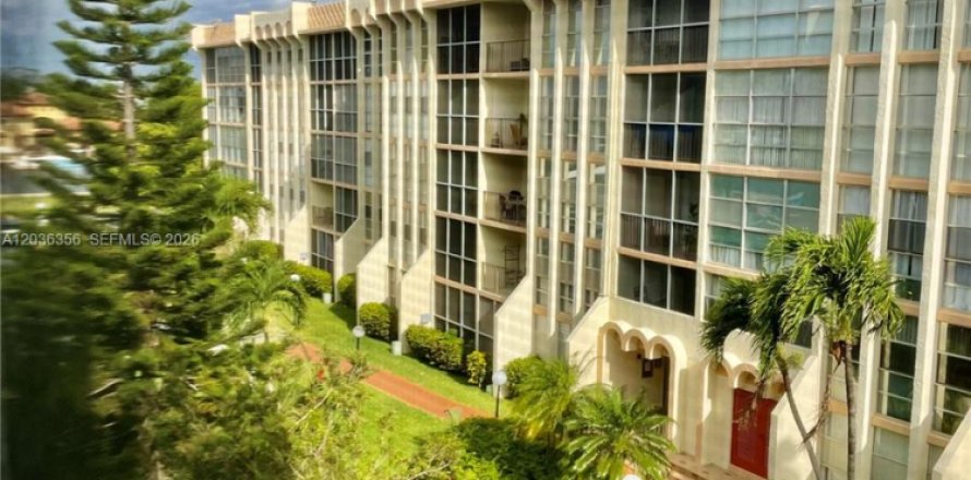 Condo à Hallandale Beach, Floride, 1 chambre  № 2084292