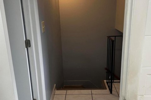 Townhouse in Sweetwater, Florida 2 bedrooms, 70.98 sq.m. № 1136329 - photo 1