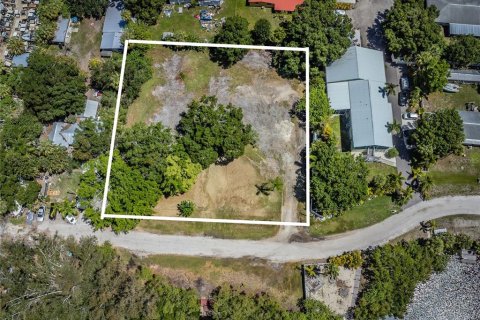 Propiedad comercial en venta en Ruskin, Florida, 217.95 m2 № 631419 - foto 1