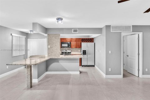Condo à Oakland Park, Floride, 2 chambres  № 2090301