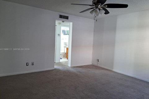 Condominio en alquiler en Pembroke Pines, Florida, 1 dormitorio, 64.01 m2 № 2047830 - foto 14