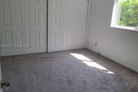 Condominio en alquiler en Pembroke Pines, Florida, 1 dormitorio, 64.01 m2 № 2047830 - foto 12